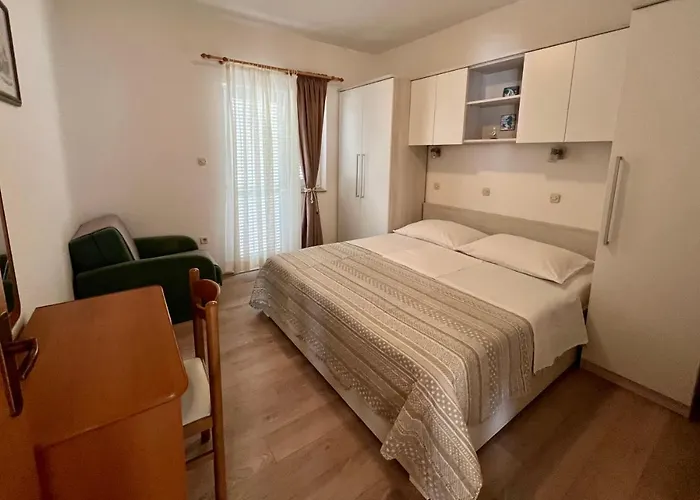 Emilija Apartman *